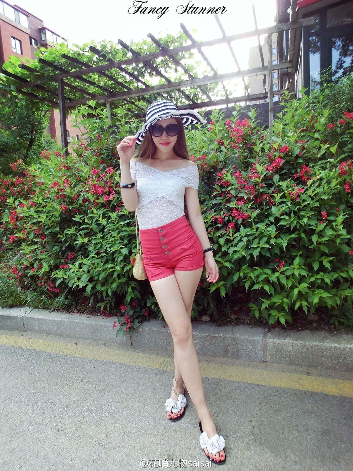 花哨尤物saisai的微博列表微女郎